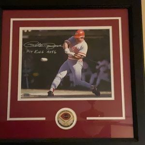 Pete Rose autographed Hit King pic.